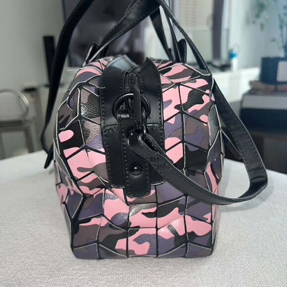 PATRICIA LUCA Milano Geo Shaped Pink Camo Hand Bag Shoulder Strap - Picture 2 of 7